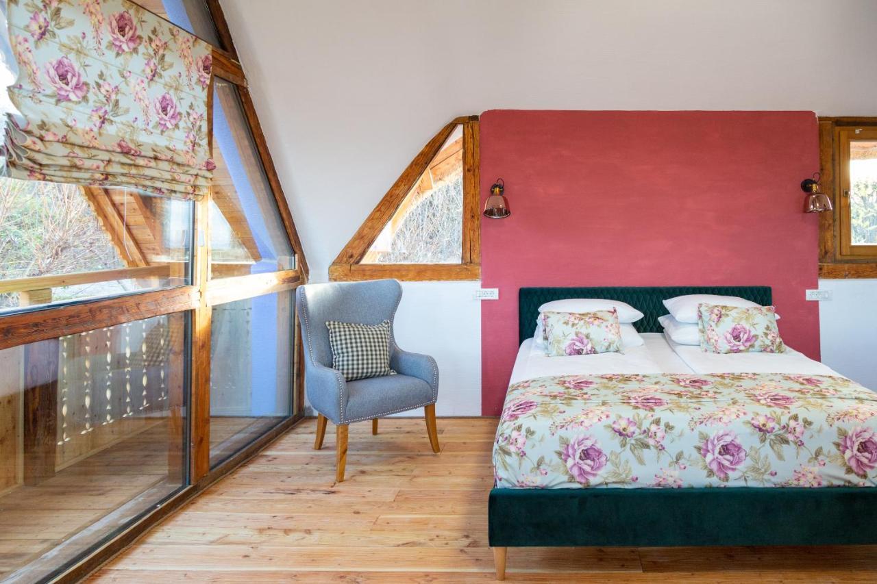 Casele Cu Stuf B&B Haus Ulrike Sălicea Exteriér fotografie